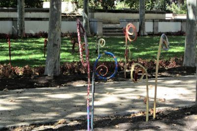 Jardín con espiral-es